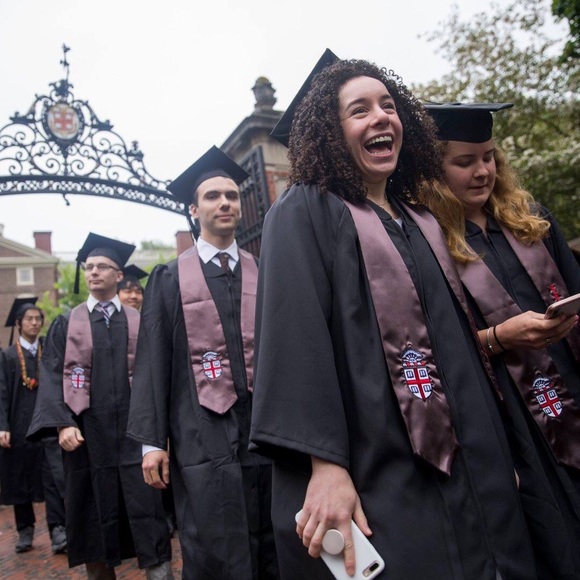 Meet your Posher, Renee - Picture 2 of 5